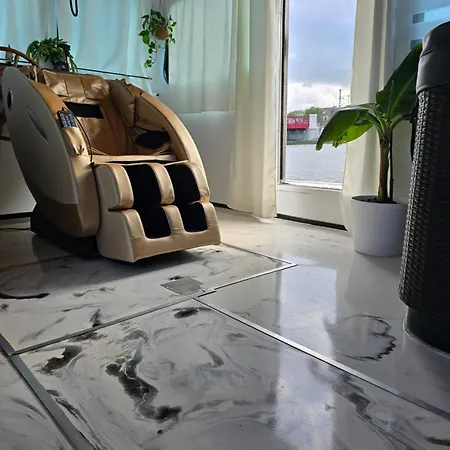 Calaidonia Boat House