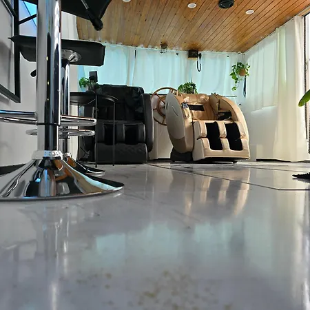 Calaidonia Boat House بوتيل كاليه