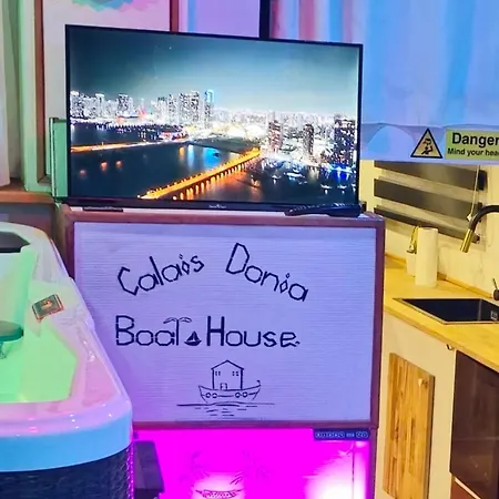 Calaidonia Boat House