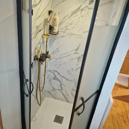 Calaidonia Boat House بوتيل