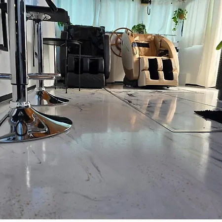 Calaidonia Boat House * كاليه