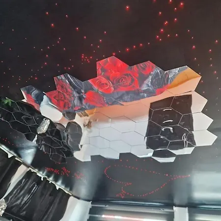 Calaidonia Boat House Úszó hotel *