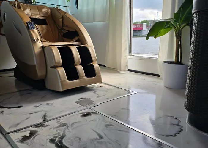 Calaidonia Boat House