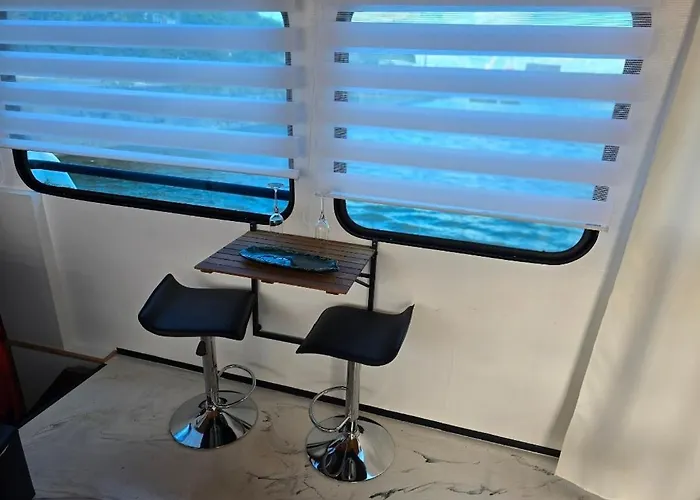 Calaidonia Boat House *