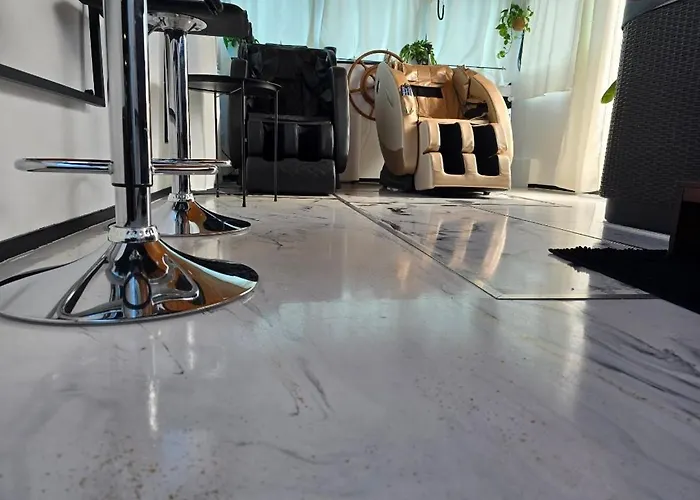 Calaidonia Boat House * Calais